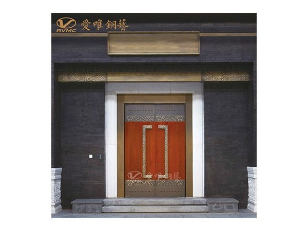 銅門上的花件圖案的寓意是什么？
