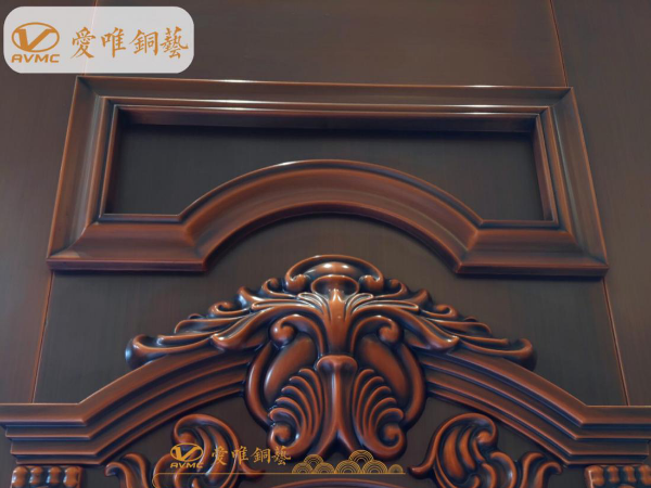 真銅門真的不會生銹嗎？佛山銅門廠家愛唯銅藝專業(yè)老師傅為您解答